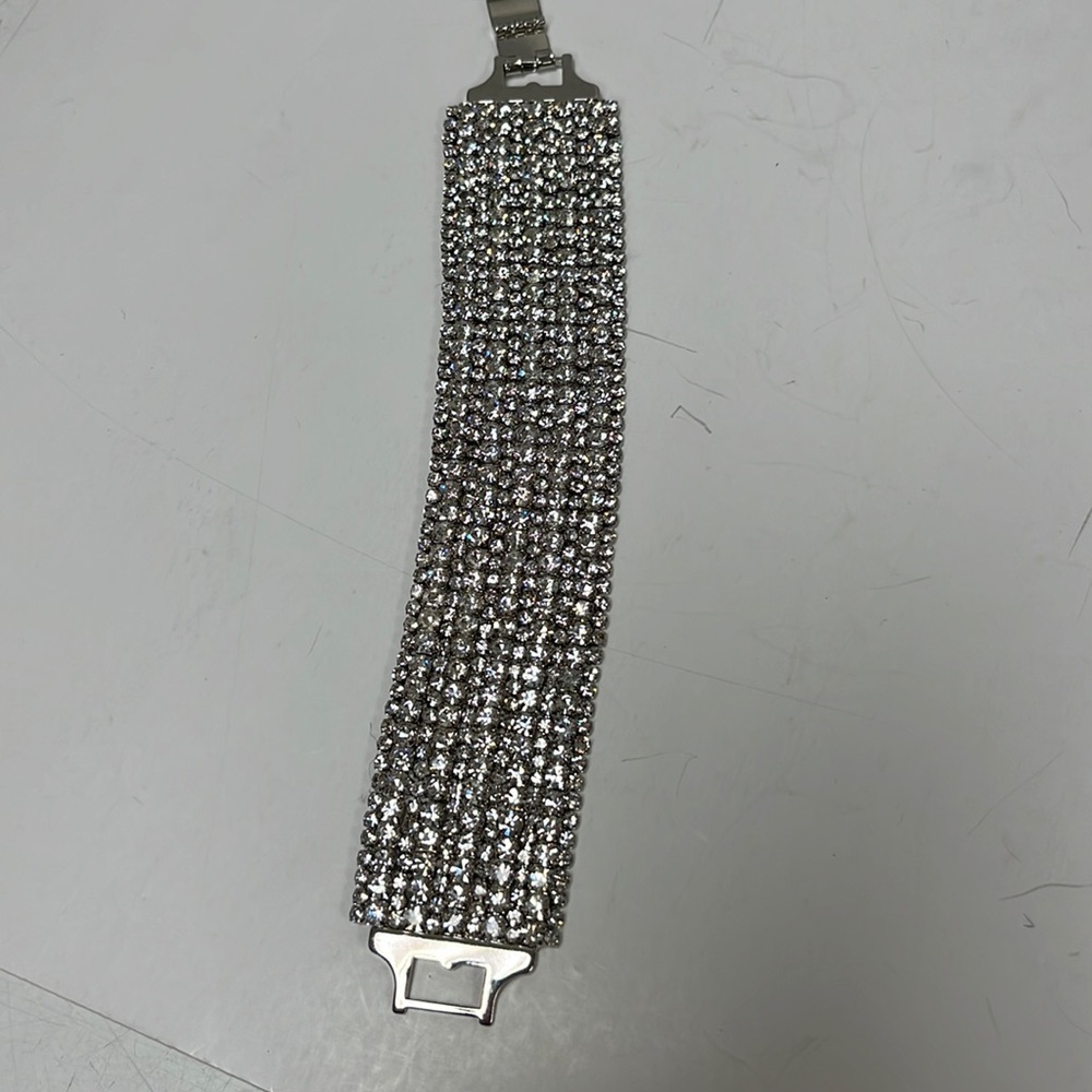 Gorgeous Rhinestone bracelet!!! - Picture 2 of 8